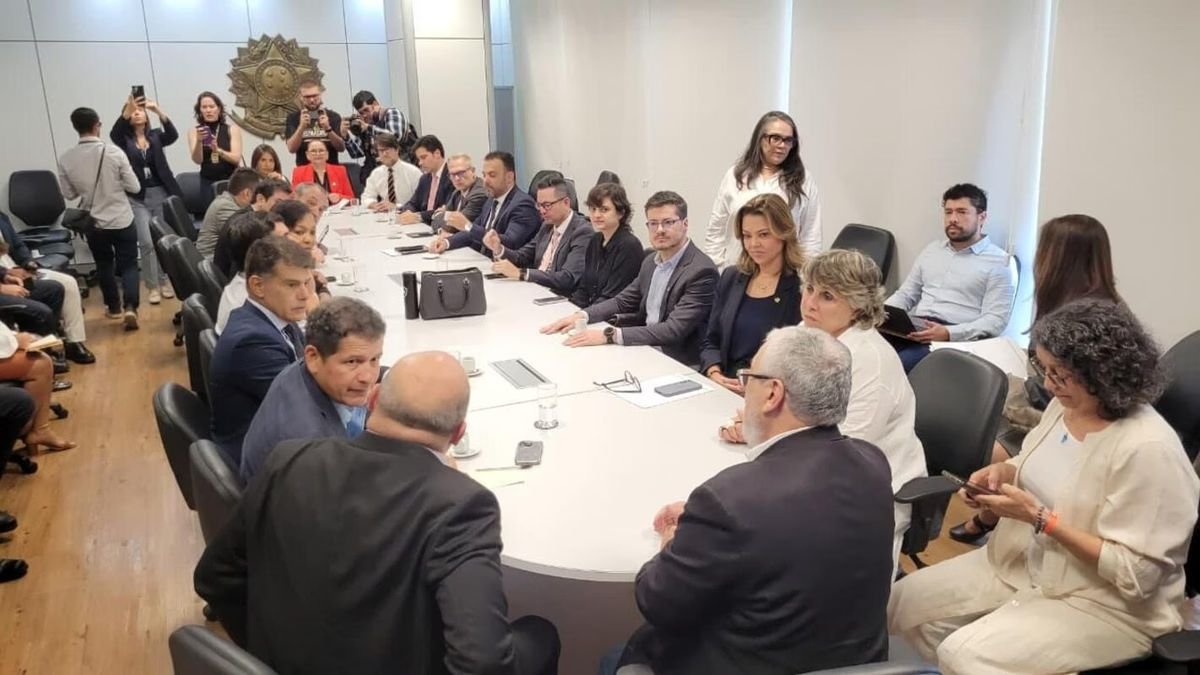 Reunião no MGI sobre equiparação salarial da PCDF
