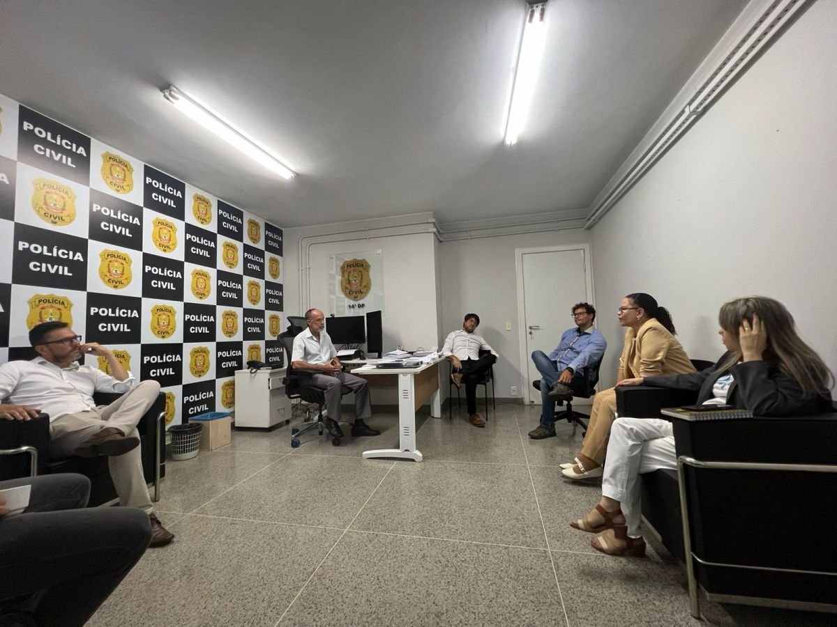 Sindepo-DF em visita a delegacias